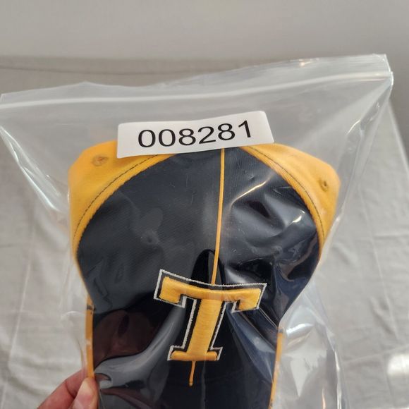Tennessee Vols Cap Hat Strap Back Black Yellow Logo Football Mens OSFA Wool - Picture 11 of 11